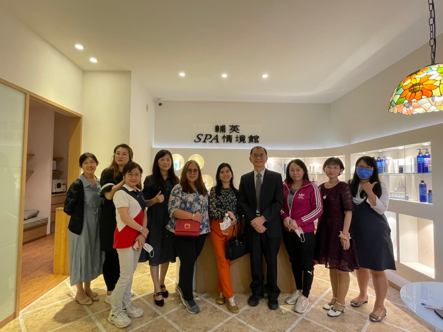 菲律賓觀光部台灣分處 海瑟處長帶隊蒞校參訪