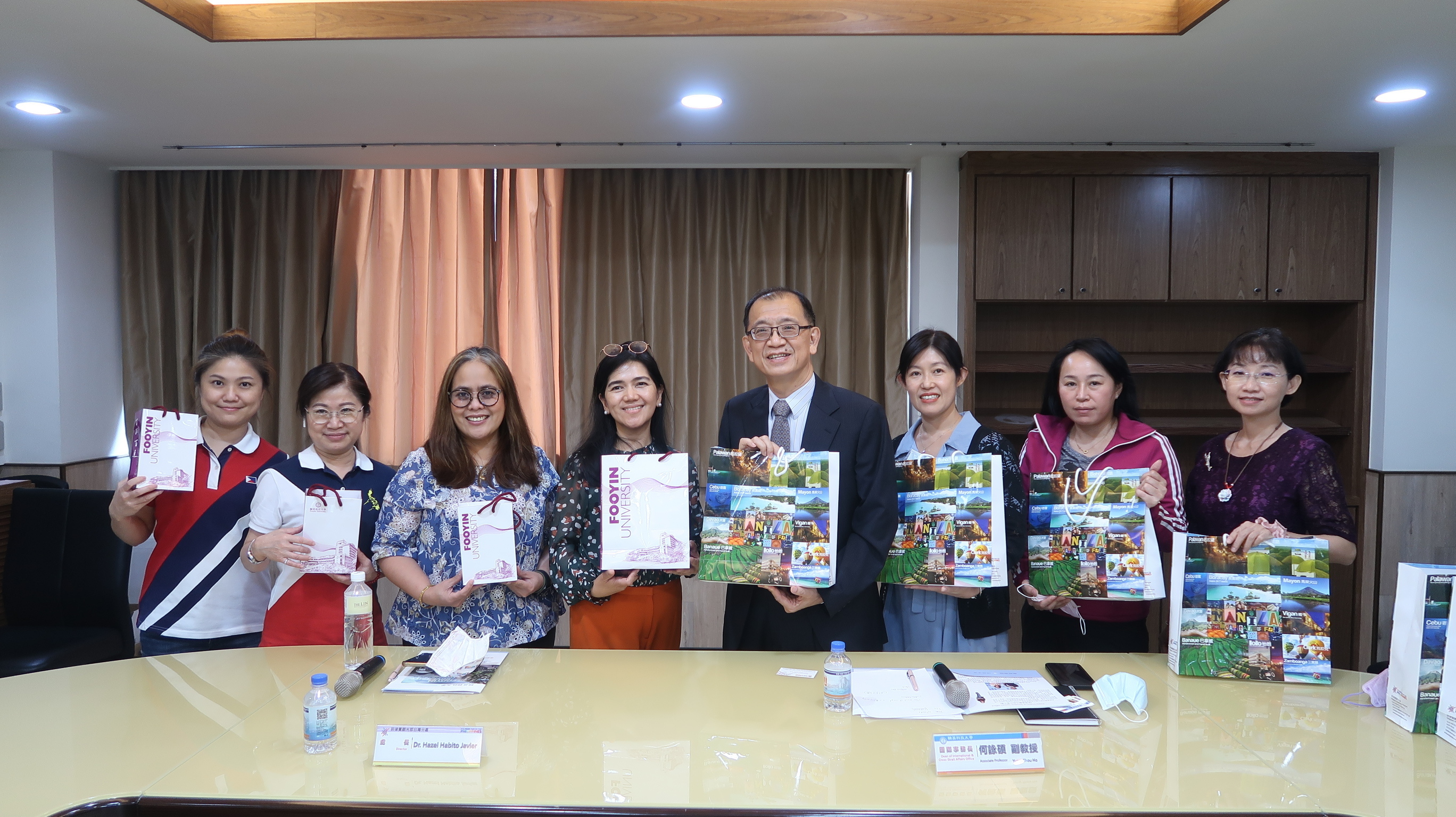 菲律賓觀光部台灣分處 海瑟處長帶隊蒞校參訪